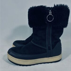 Koolaburra Black Winter Boots with Cream Sole **Flaw